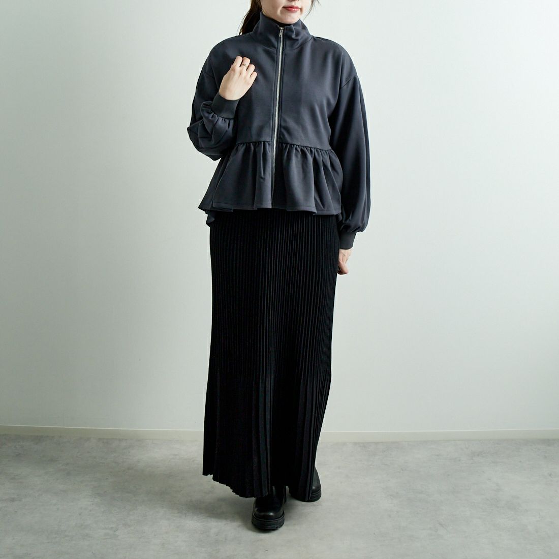 Jeans Factory Clothes [ジーンズファクトリークローズ] ダンボールニットスタンドブルゾン [7645518] C.GRAY &&モデル身長：167cm 着用サイズ：F&&