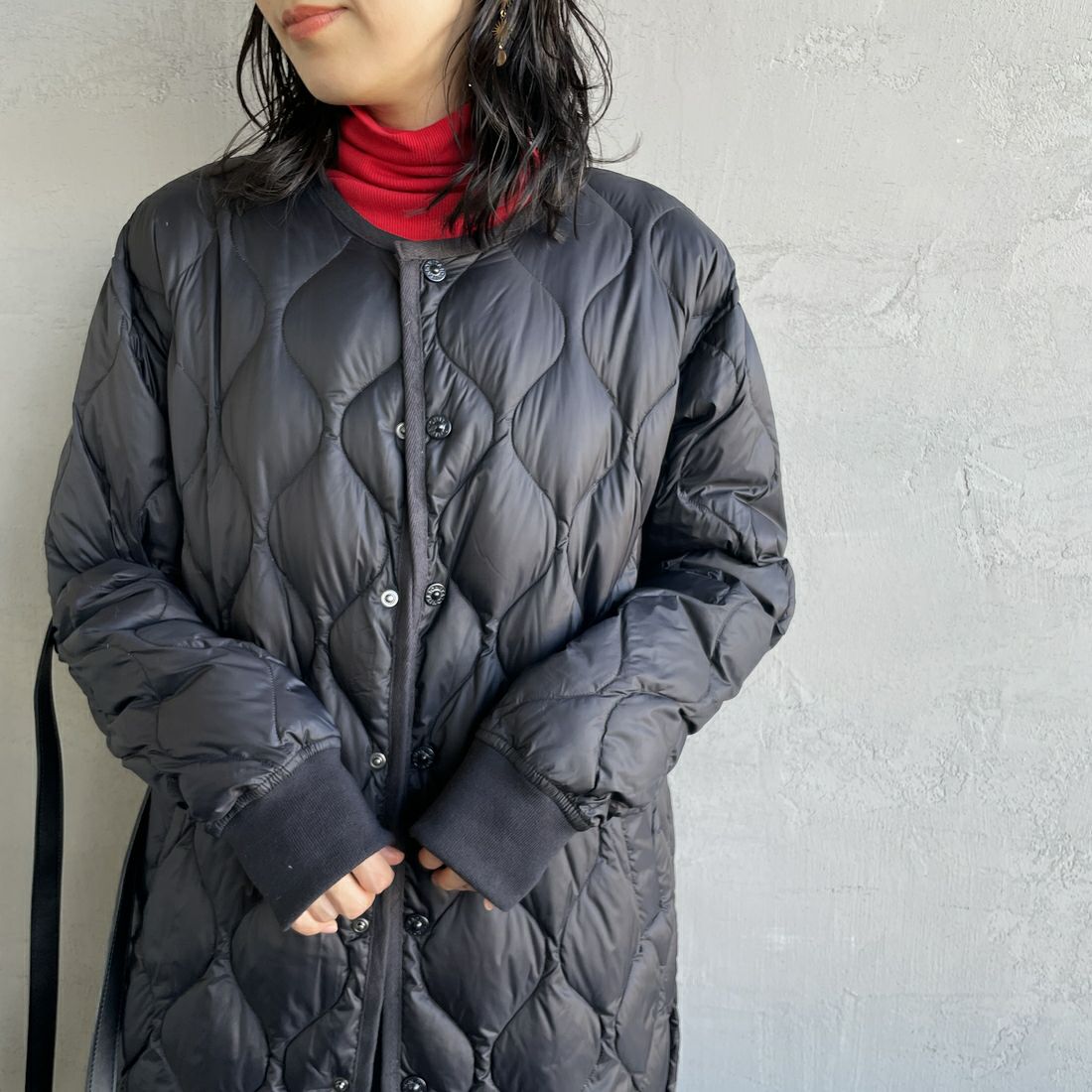 TAION [タイオン] MILITARY ソフトシェル オーバーサイズダウンコート [TAION-W104LSBPML-1-L] BLACK &&モデル身長：160cm 着用サイズ：M&&