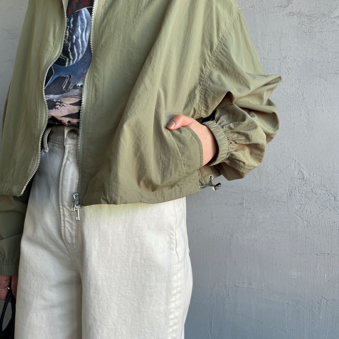 Jeans Factory Clothes [ジーンズファクトリークローズ] ナイロンワイドショートブルゾン [IN1-JK-5] ｵﾘｰﾌﾞ &&モデル身長：159cm 着用サイズ：F&&