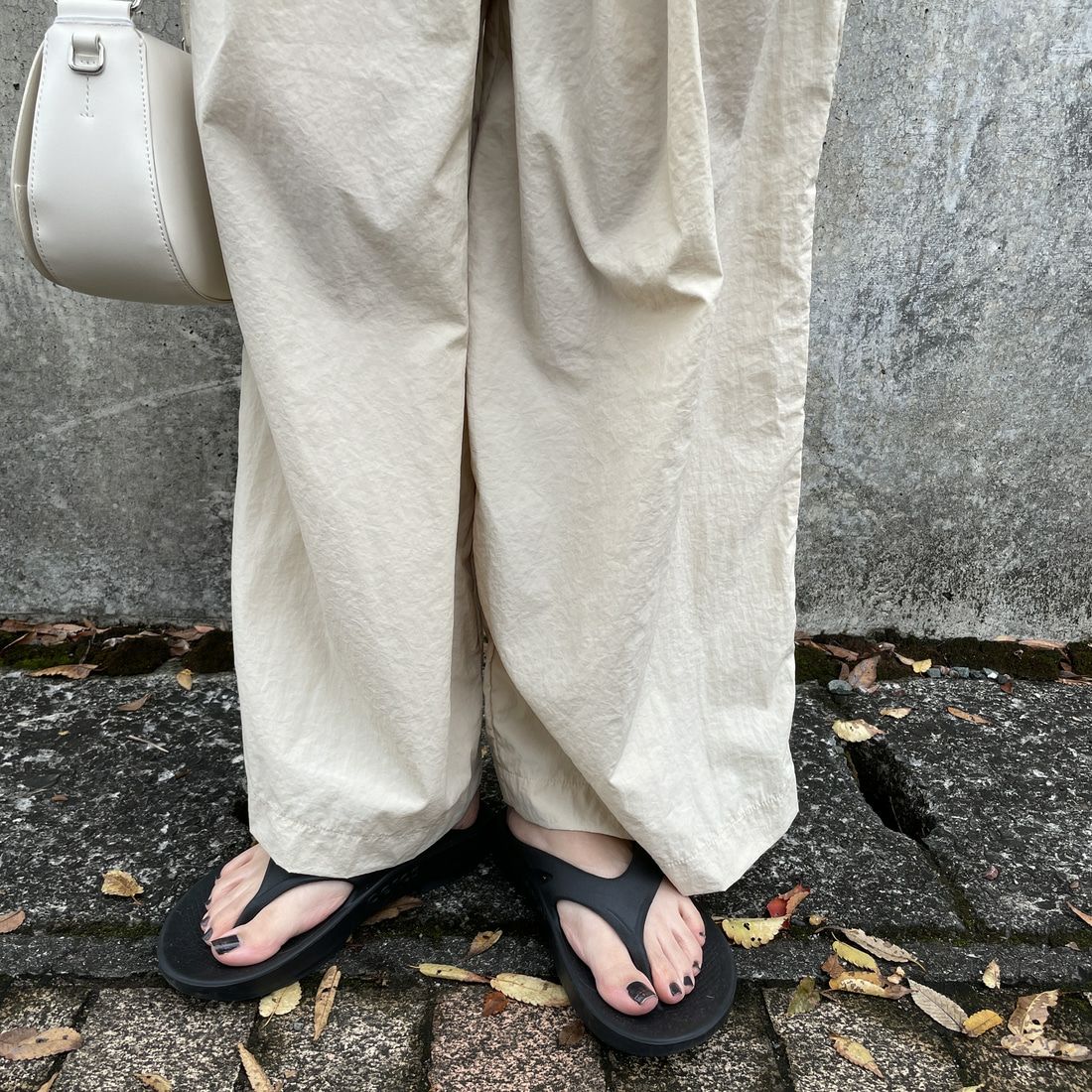 Jeans Factory Clothes [ジーンズファクトリークローズ] ドローコードナイロンワイドパンツ [IN12-PT-5] ﾍﾞｰｼﾞｭ