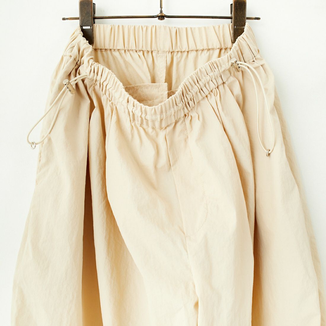 Jeans Factory Clothes [ジーンズファクトリークローズ] ドローコードナイロンワイドパンツ [IN12-PT-5] ﾍﾞｰｼﾞｭ