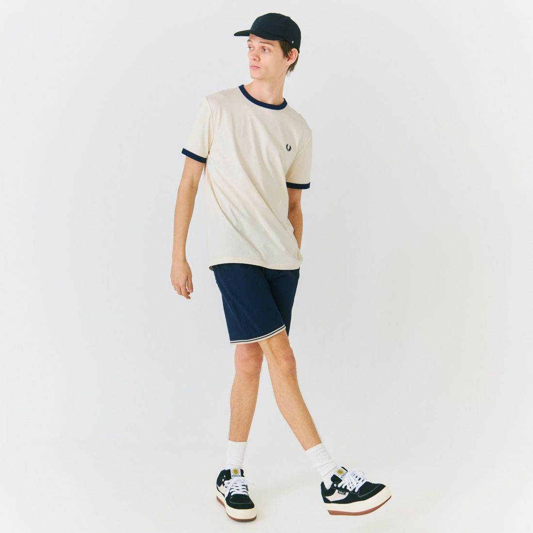 FRED PERRY [フレッドペリー] 別注 ワンポイントロゴ刺繍ショートパンツ [FPM-25S-001-JF] NVY/OAT