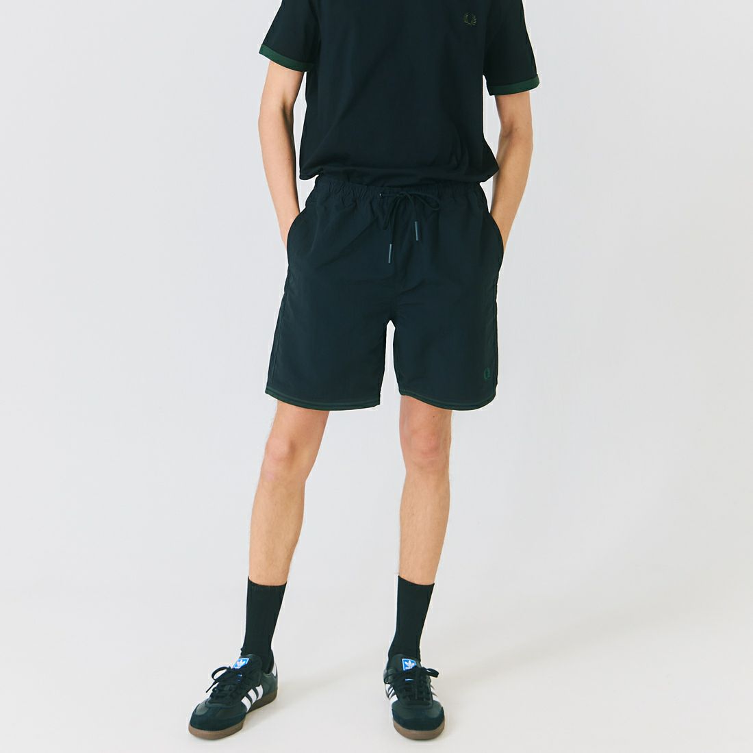 FRED PERRY [フレッドペリー] 別注 ワンポイントロゴ刺繍ショートパンツ [FPM-25S-001-JF] BLK/GRN