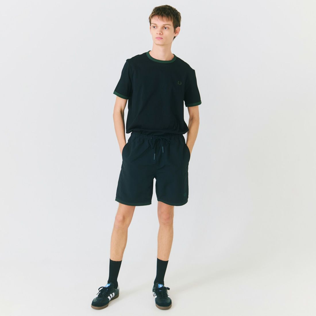 FRED PERRY [フレッドペリー] 別注 ワンポイントロゴ刺繍ショートパンツ [FPM-25S-001-JF] BLK/GRN