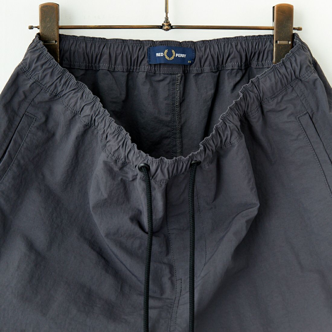 FRED PERRY [フレッドペリー] 別注 ワンポイントロゴ刺繍ショートパンツ [FPM-25S-001-JF] GRY/OAT