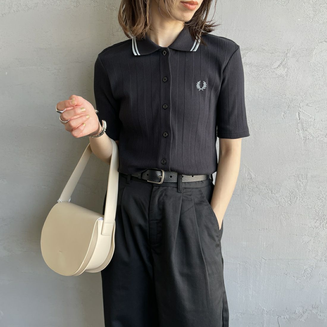FRED PERRY [フレッドペリー] 別注 ツインティップライン リブポロシャツ [FPW-25S-009-JF] BLK/SLV &&モデル身長：158cm 着用サイズ：10&&