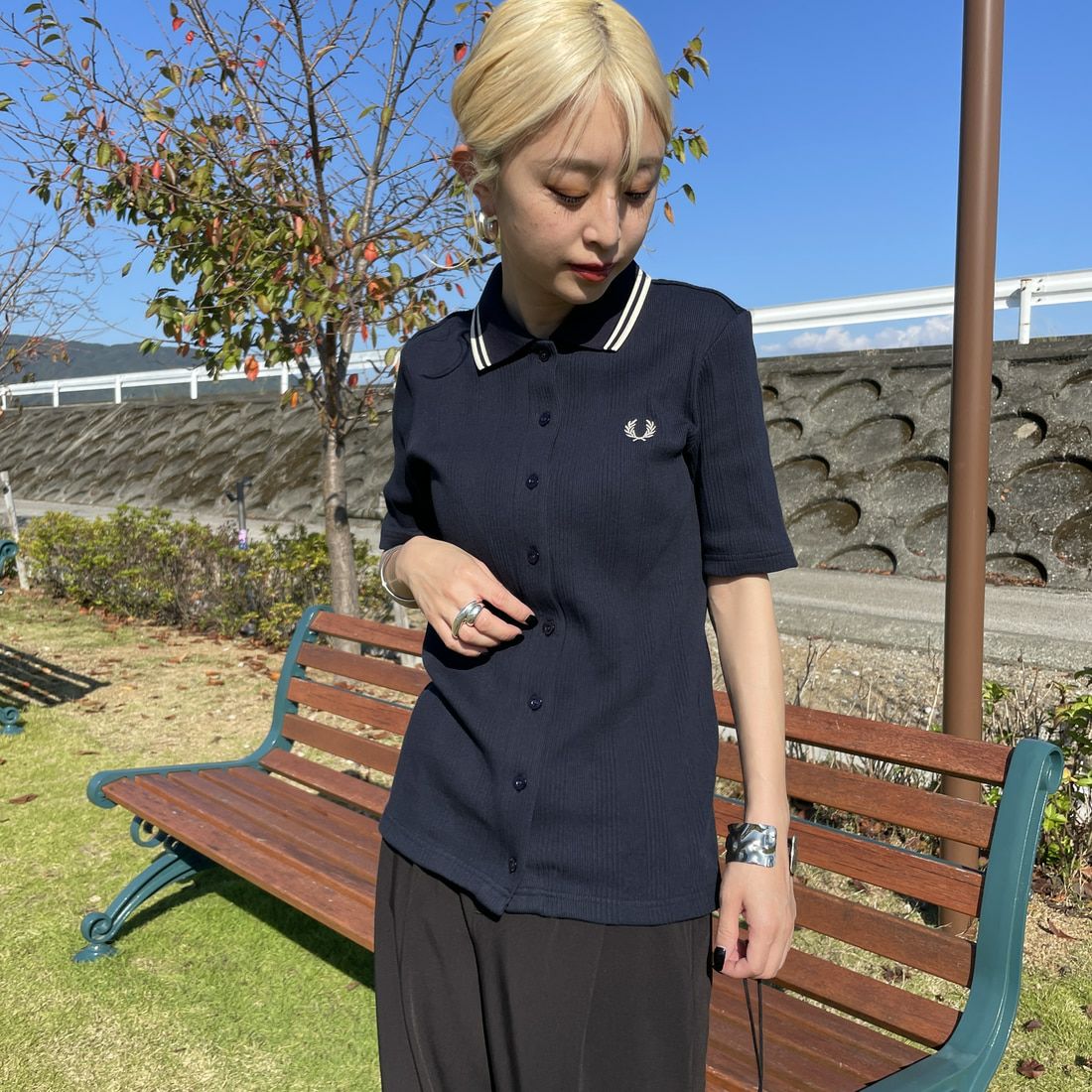 FRED PERRY [フレッドペリー] 別注 ツインティップライン リブポロシャツ [FPW-25S-009-JF] NVY/OAT &&モデル身長：150cm 着用サイズ：8&&