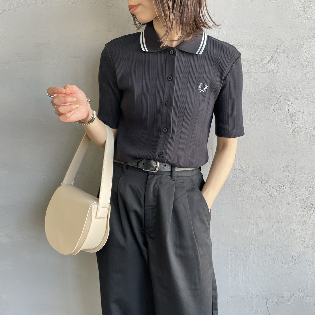 FRED PERRY [フレッドペリー] 別注 ツインティップライン リブポロシャツ [FPW-25S-009-JF] BLK/SLV &&モデル身長：158cm 着用サイズ：10&&