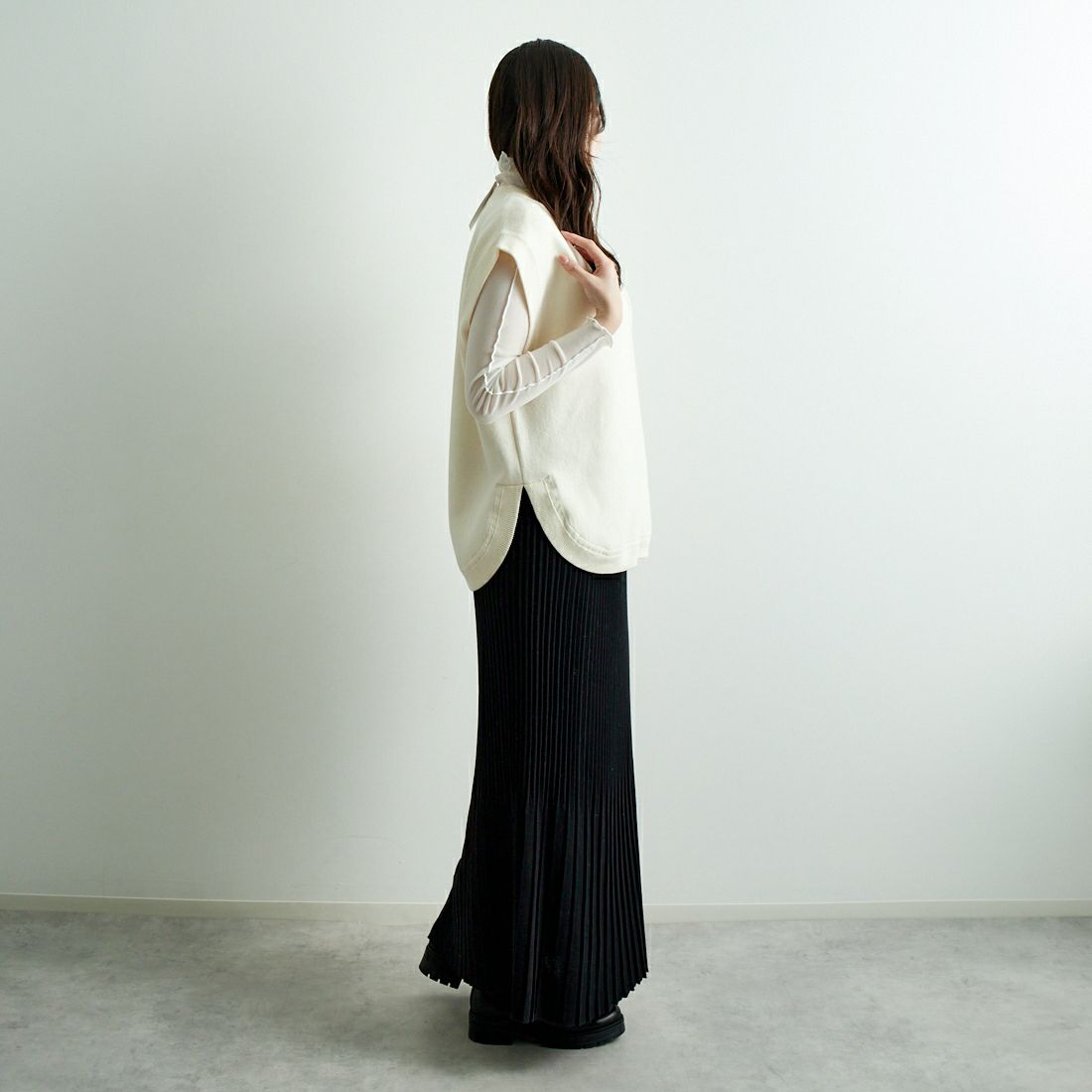 Jf Ready Made [ジェイエフレディメイド] スウェットライクベスト [61384-DD] OFF WHITE &&モデル身長：167cm 着用サイズ：F&&