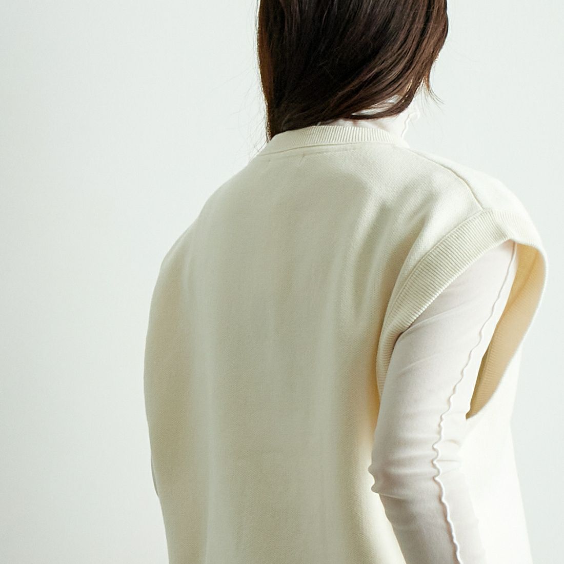 Jf Ready Made [ジェイエフレディメイド] スウェットライクベスト [61384-DD] OFF WHITE &&モデル身長：167cm 着用サイズ：F&&