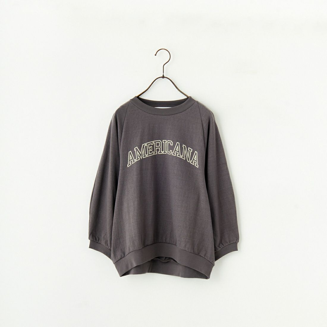 Americana × JEANS FACTORY [アメリカーナ × ジーンズファクトリー] 別注 7分袖 ラグランスリーブプリントTシャツ [ASO-777-1-JF] ﾁｬｺｰﾙ