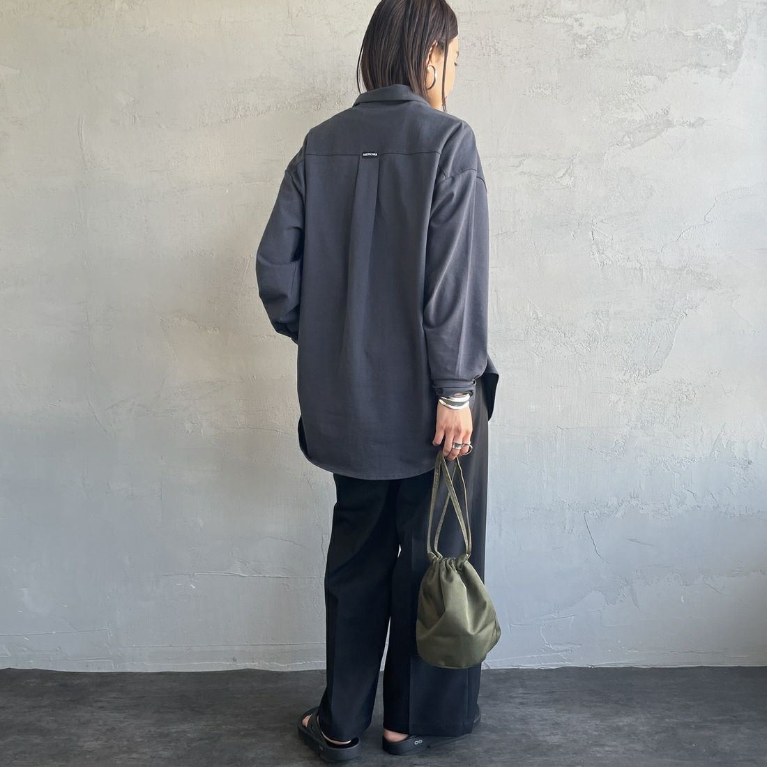 Americana × JEANS FACTORY [アメリカーナ × ジーンズファクトリー] 別注 ワンポイントロゴ刺繍 コットンジャージーポロ襟カットソーシャツ [ASO-778-1-JF] ｽﾐｸﾛ &&モデル身長：159cm 着用サイズ：ONE SIZE&&