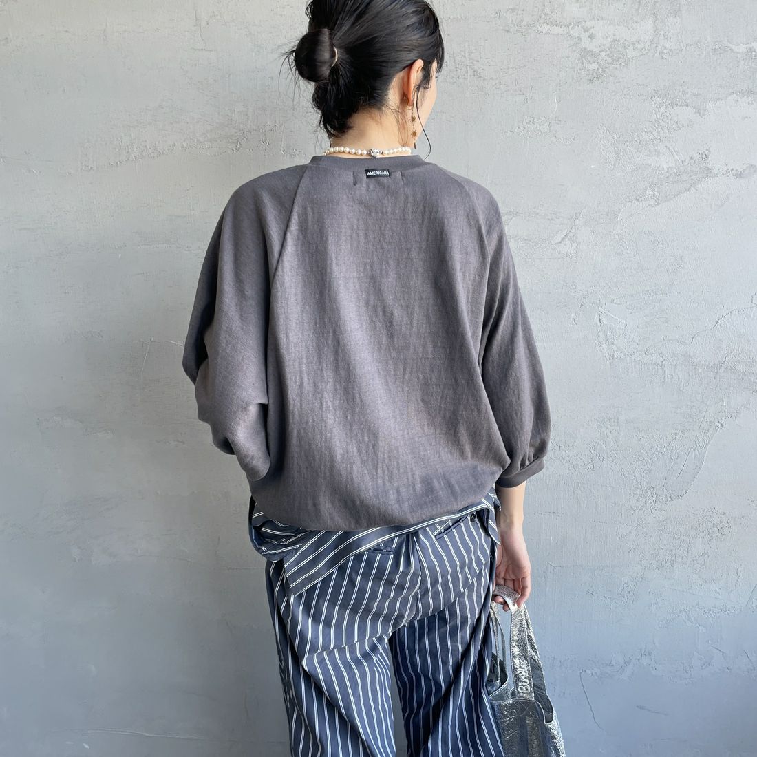 Americana × JEANS FACTORY [アメリカーナ × ジーンズファクトリー] 別注 7分袖 ラグランスリーブプリントTシャツ [ASO-777-2-JF] ﾁｬｺｰﾙ &&モデル身長：160cm 着用サイズ：ONE SIZE&&