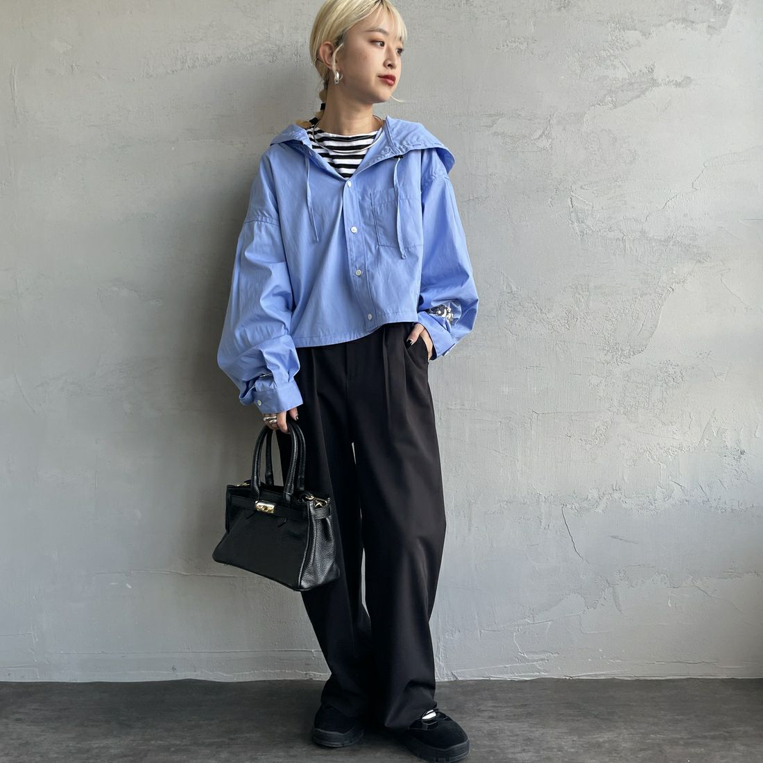 Americana × JEANS FACTORY [アメリカーナ × ジーンズファクトリー] 別注 ショート丈 フードシャツジャケット [ASO-L-779-1-JF] ｻｯｸｽ &&モデル身長：150cm 着用サイズ：ONE SIZE&&