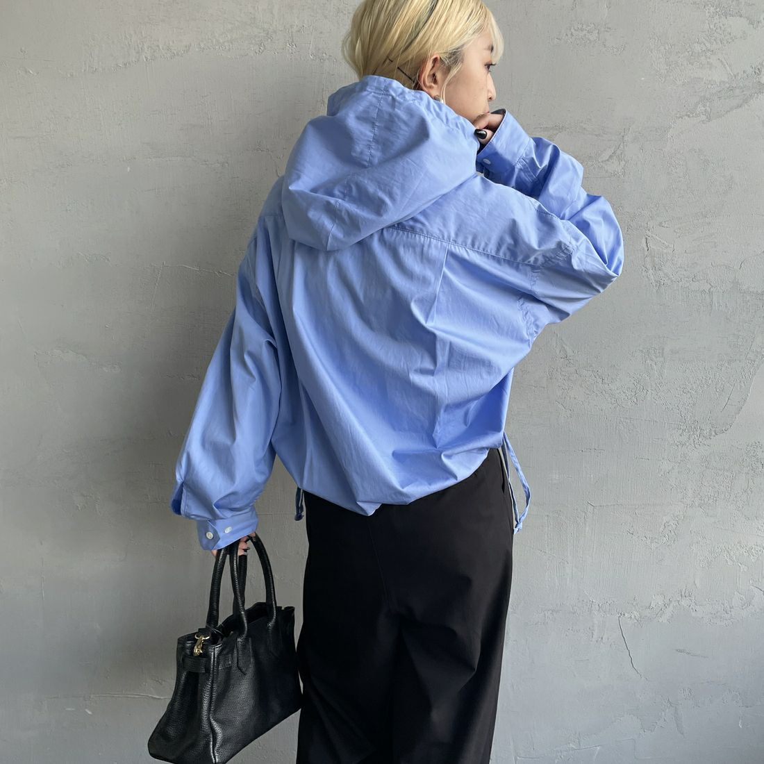 Americana × JEANS FACTORY [アメリカーナ × ジーンズファクトリー] 別注 ショート丈 フードシャツジャケット [ASO-L-779-1-JF] ｻｯｸｽ &&モデル身長：150cm 着用サイズ：ONE SIZE&&