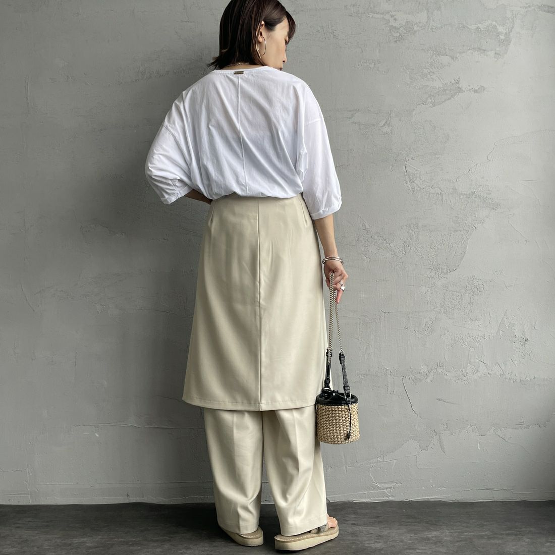 nenom [ネノム] 2WAY ラップスカートレイヤードタックワイドパンツ [NE25112013] 23 GREIGE &&モデル身長：158cm 着用サイズ：S&&