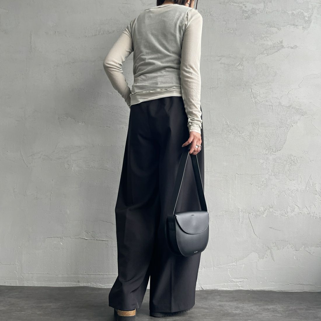 nenom [ネノム] 2WAY ラップスカートレイヤードタックワイドパンツ [NE25112013] 09 BLACK &&モデル身長：159cm 着用サイズ：M&&
