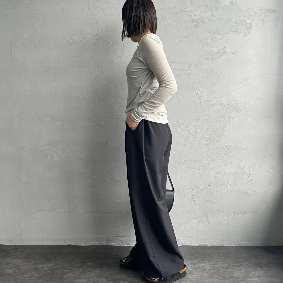 nenom [ネノム] 2WAY ラップスカートレイヤードタックワイドパンツ [NE25112013] 09 BLACK &&モデル身長：159cm 着用サイズ：M&&