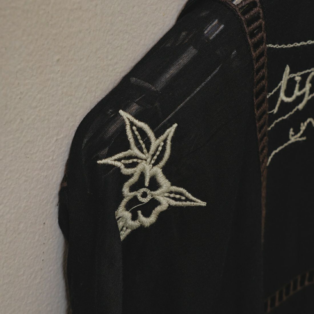 TODAYFUL [トゥデイフル] エンブロイダリーパッチワークシャツ [12510404] BLK