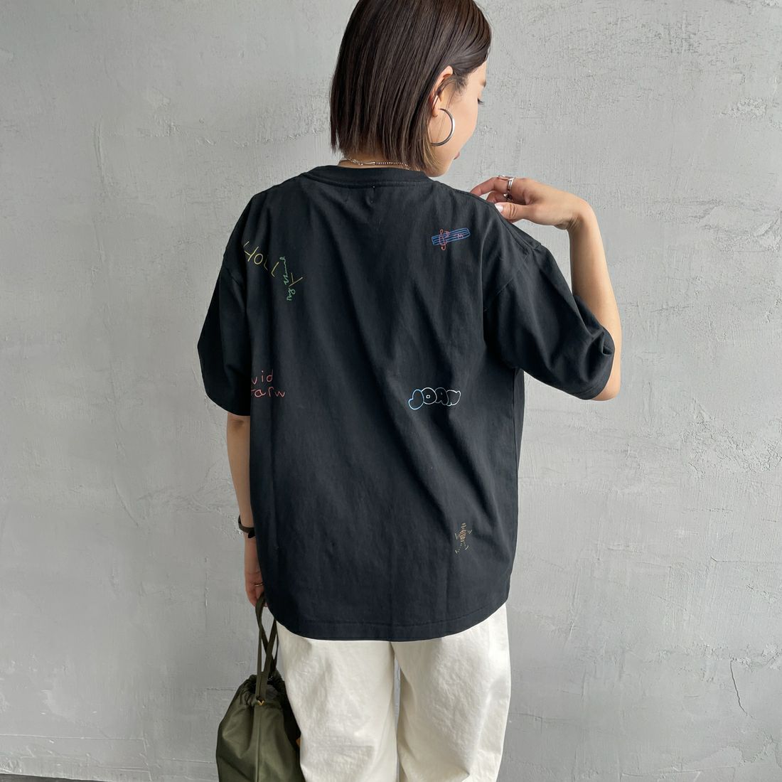 PAY DAY [ペイデイ] 別注 ミックスロゴTシャツ [PD5-CST-IN5-JF] BLACK &&モデル身長：159cm 着用サイズ：F&&