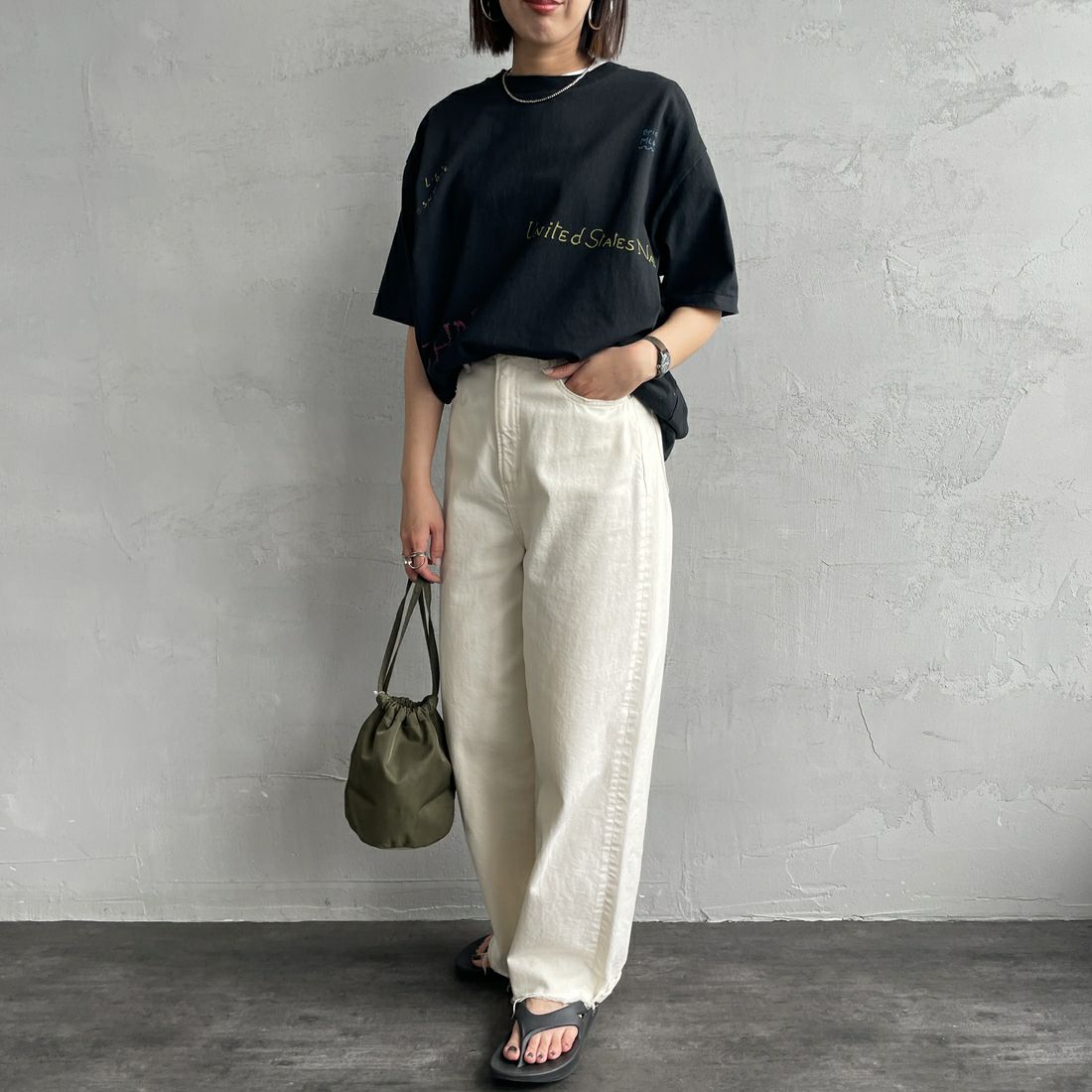 PAY DAY [ペイデイ] 別注 ミックスロゴTシャツ [PD5-CST-IN5-JF] BLACK &&モデル身長：159cm 着用サイズ：F&&