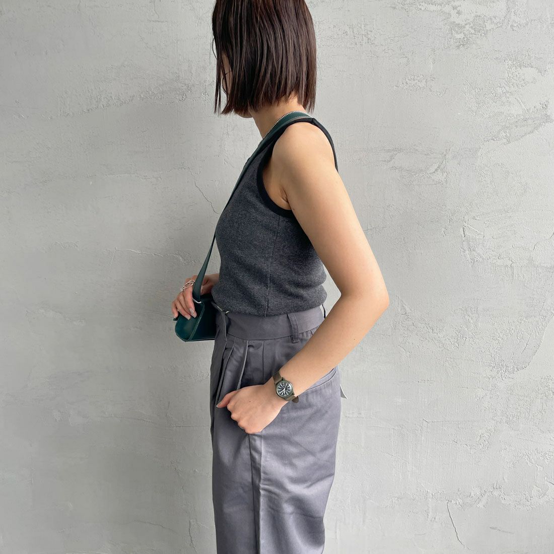 Robert P.Miller [ロバートピーミラー] 別注 配色 アメリカンスリーブパネルリブタンクトップ [RM251-2143IN-JF] STONE &&モデル身長：159cm 着用サイズ：F&&