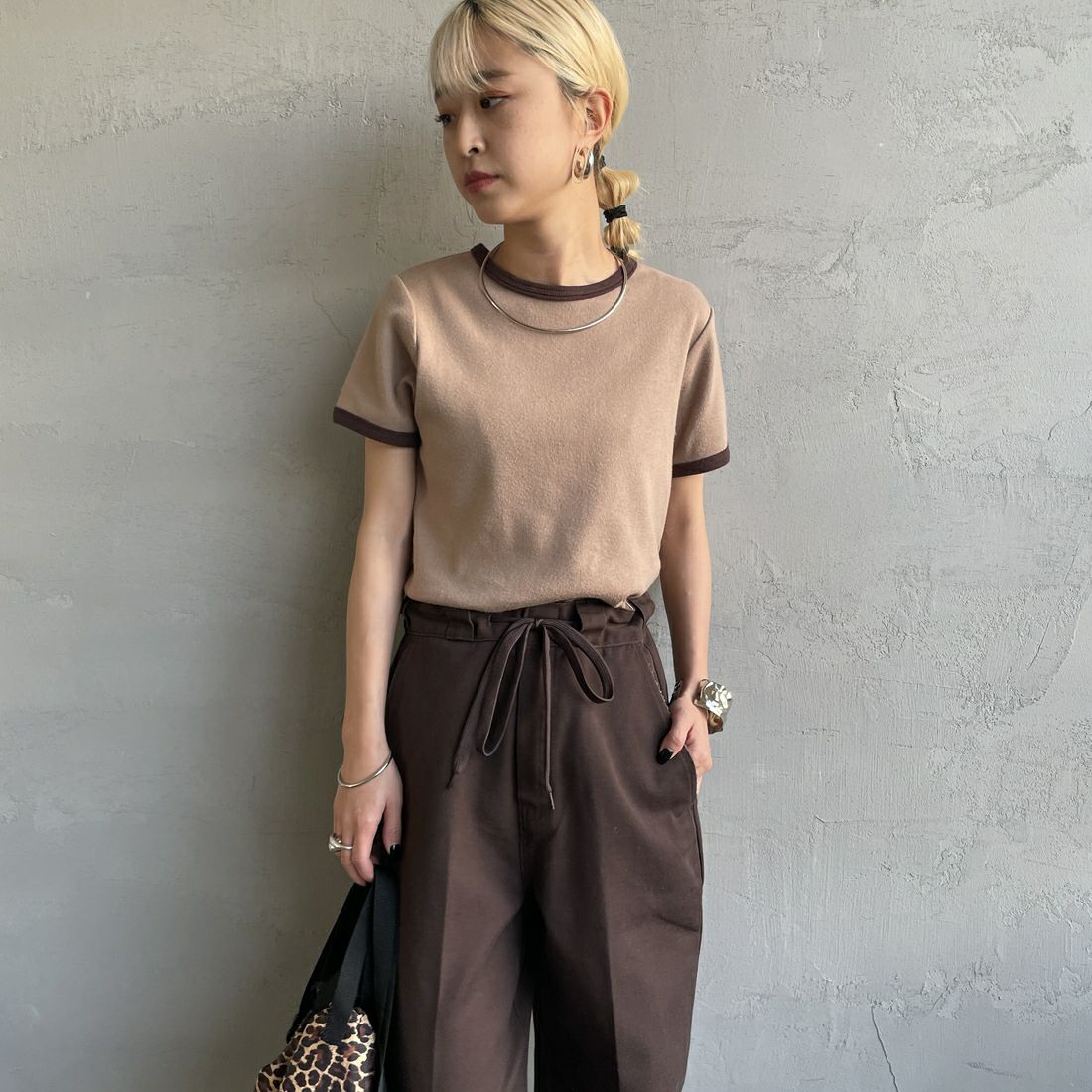 Noir Fabrik [ヌワールファブリック] コットンフライス クルーネックリンガーTシャツ [IN-02-25SS] ﾍﾞｰｼﾞｭ/ﾌﾞﾗ &&モデル身長：150cm 着用サイズ：0&&