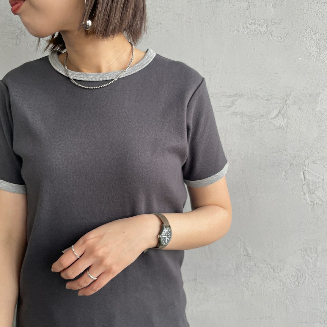 Noir Fabrik [ヌワールファブリック] コットンフライス クルーネックリンガーTシャツ [IN-02-25SS] ｽﾐｸﾛ/ｸﾞﾚｰ &&モデル身長：159cm 着用サイズ：1&&