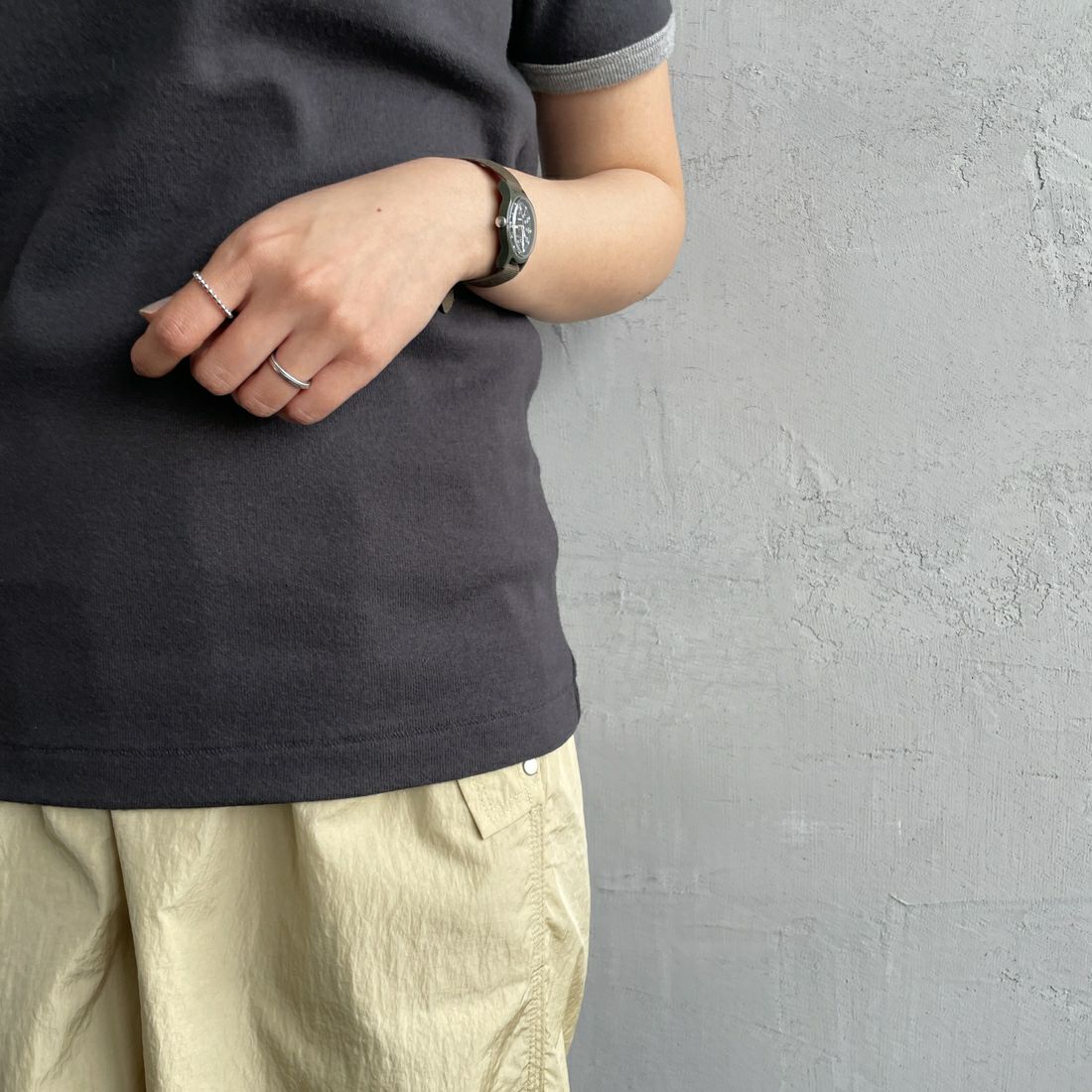 Noir Fabrik [ヌワールファブリック] コットンフライス クルーネックリンガーTシャツ [IN-02-25SS] ｽﾐｸﾛ/ｸﾞﾚｰ &&モデル身長：159cm 着用サイズ：1&&