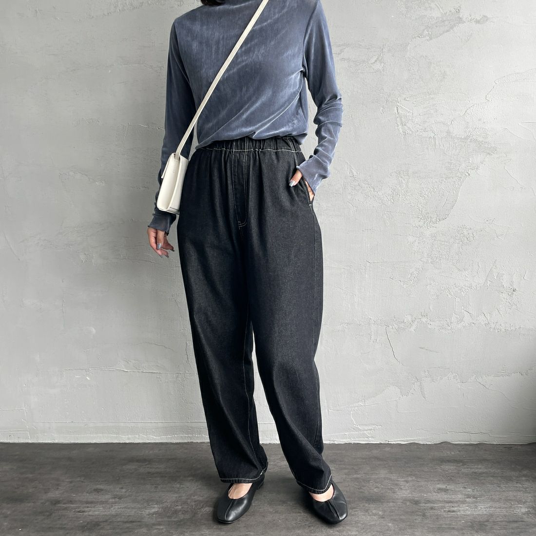 UNIVERSAL OVERALL [ユニバーサルオーバーオール] 別注 バックポケットイージーパンツ [U2512600IN-JF] BLACK USED &&モデル身長：163cm 着用サイズ：M&&