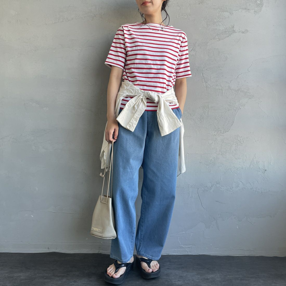 UNIVERSAL OVERALL [ユニバーサルオーバーオール] 別注 バックポケットイージーパンツ [U2512600IN-JF] BLUE USED &&モデル身長：160cm 着用サイズ：S&&