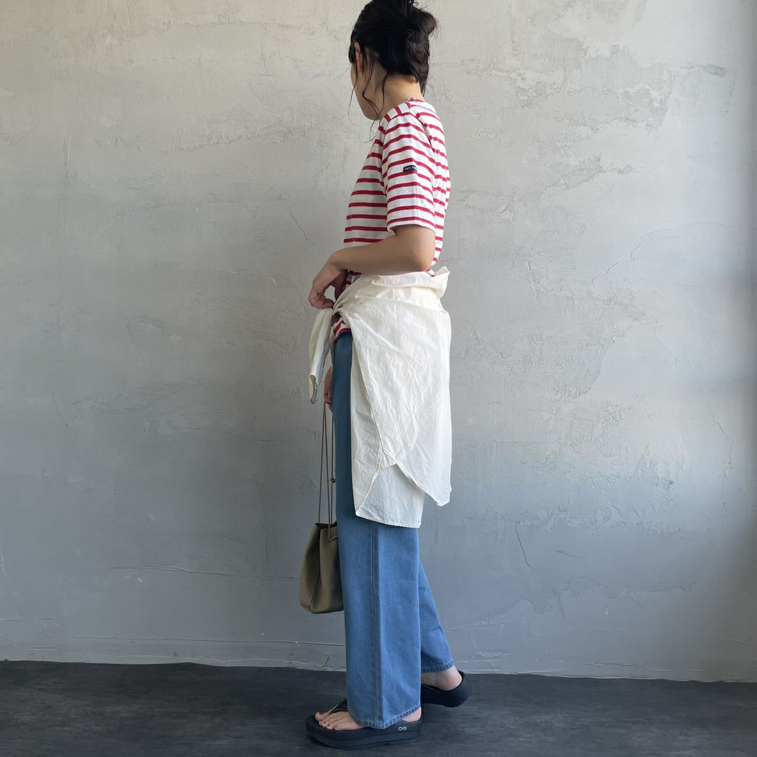 UNIVERSAL OVERALL [ユニバーサルオーバーオール] 別注 バックポケットイージーパンツ [U2512600IN-JF] BLUE USED &&モデル身長：160cm 着用サイズ：S&&