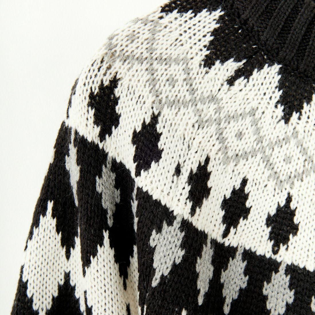 33Degrees [サーティスリーディグリーズ] 5G求心柄クルーネックニット [124805] BLK