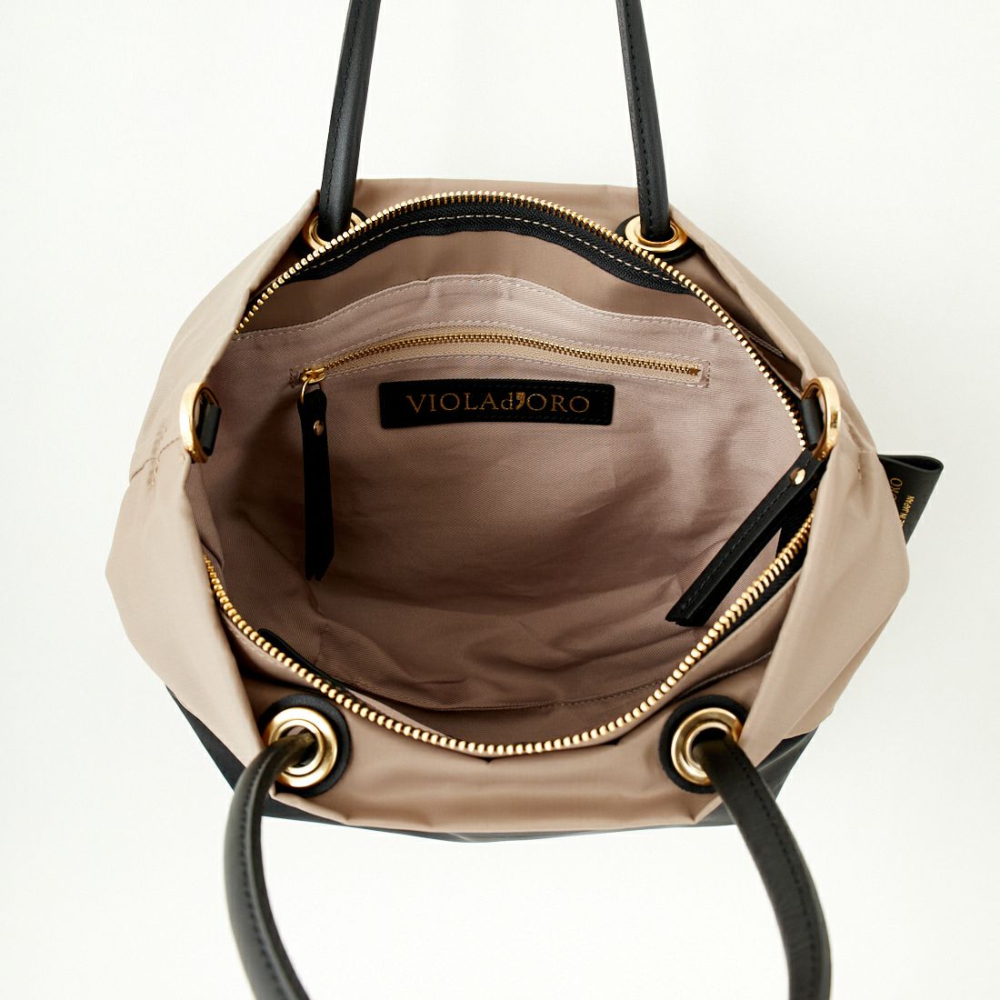 VIOLAd'ORO [ヴィオラドーロ] ノットハンドルナイロントートバッグ [V-2249] TAUPE/BLK