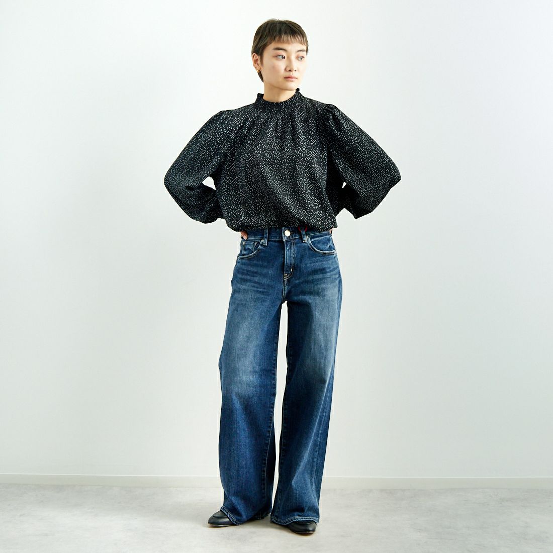 RED CARD TOKYO [レッドカード トーキョー] 35th Anniversary ワイドデニムパンツ [26W10101SDK] A-STN DARK &&モデル身長：160cm 着用サイズ：24&&