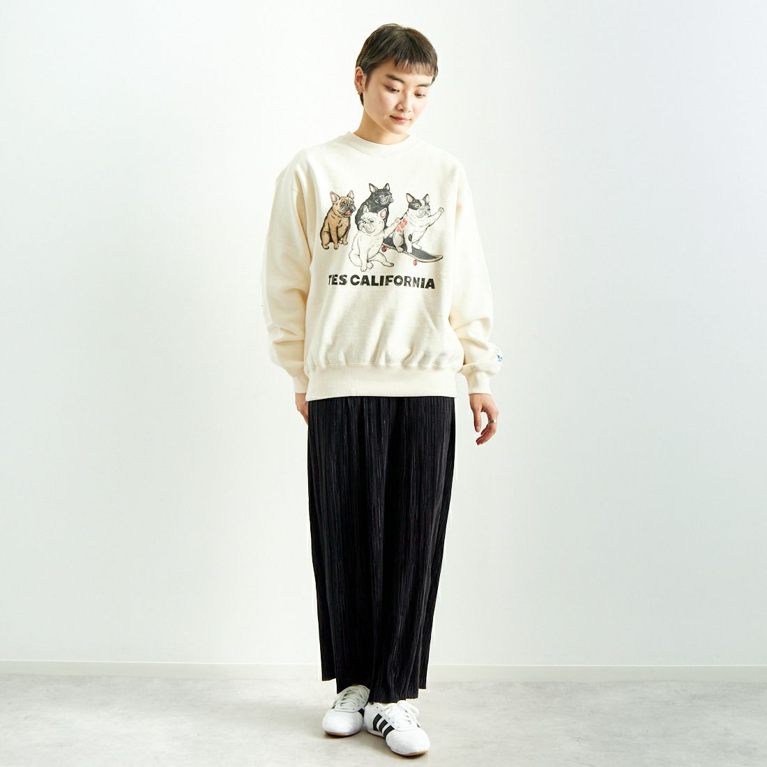 The Endless Summer [エンドレスサマー] 4BUHI パーソナリティクルーネックスウェット [FH-25374307] 05 IVORY &&モデル身長：160cm 着用サイズ：S&&