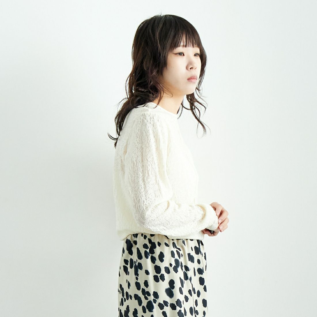 CHIGNON [シニヨン] カットジャカードインナートップス [8246-518NH] O.WHITE &&モデル身長：167cm 着用サイズ：F&&