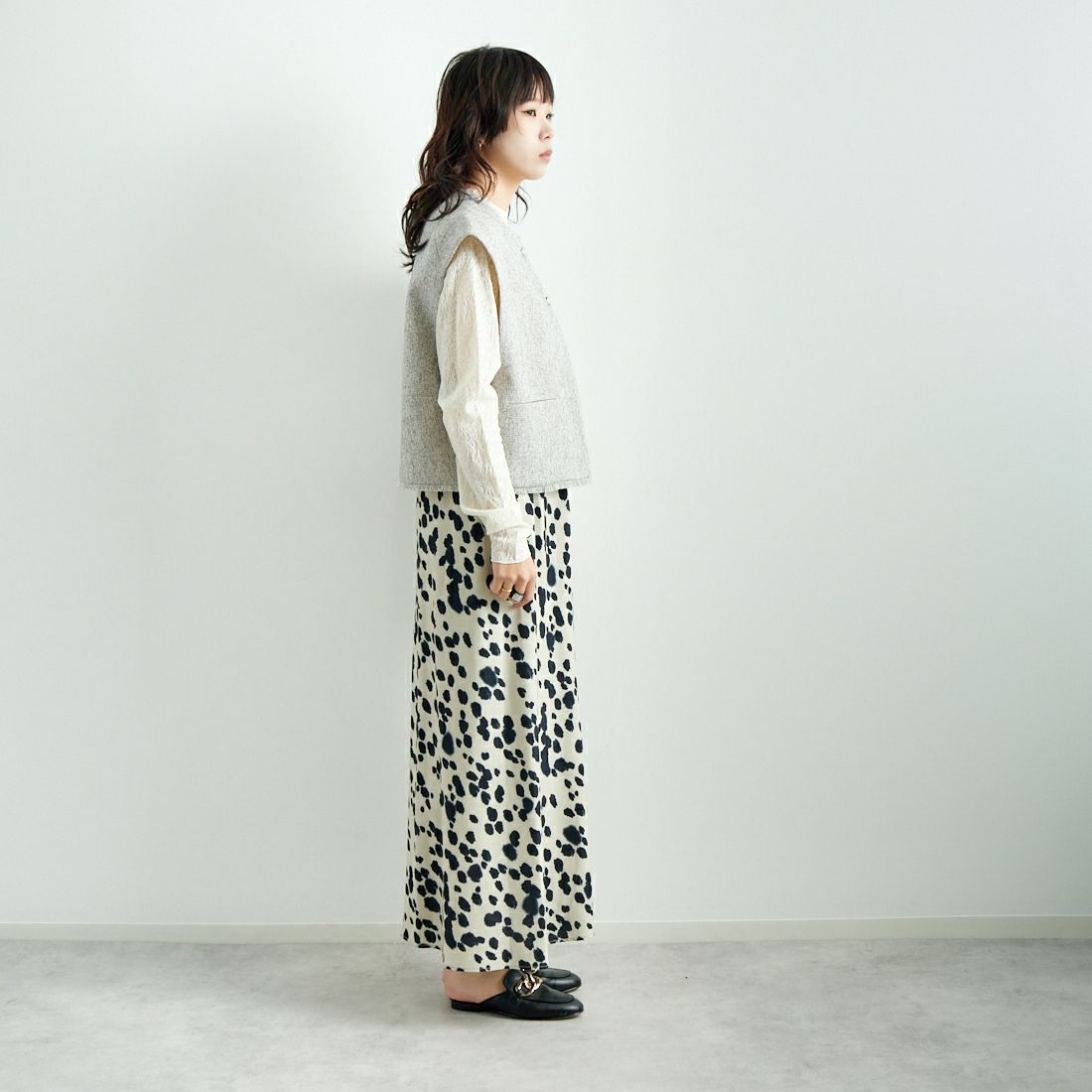 CHIGNON [シニヨン] ツイードショートベスト [4646-494MK] IVORY &&モデル身長：167cm 着用サイズ：F&&