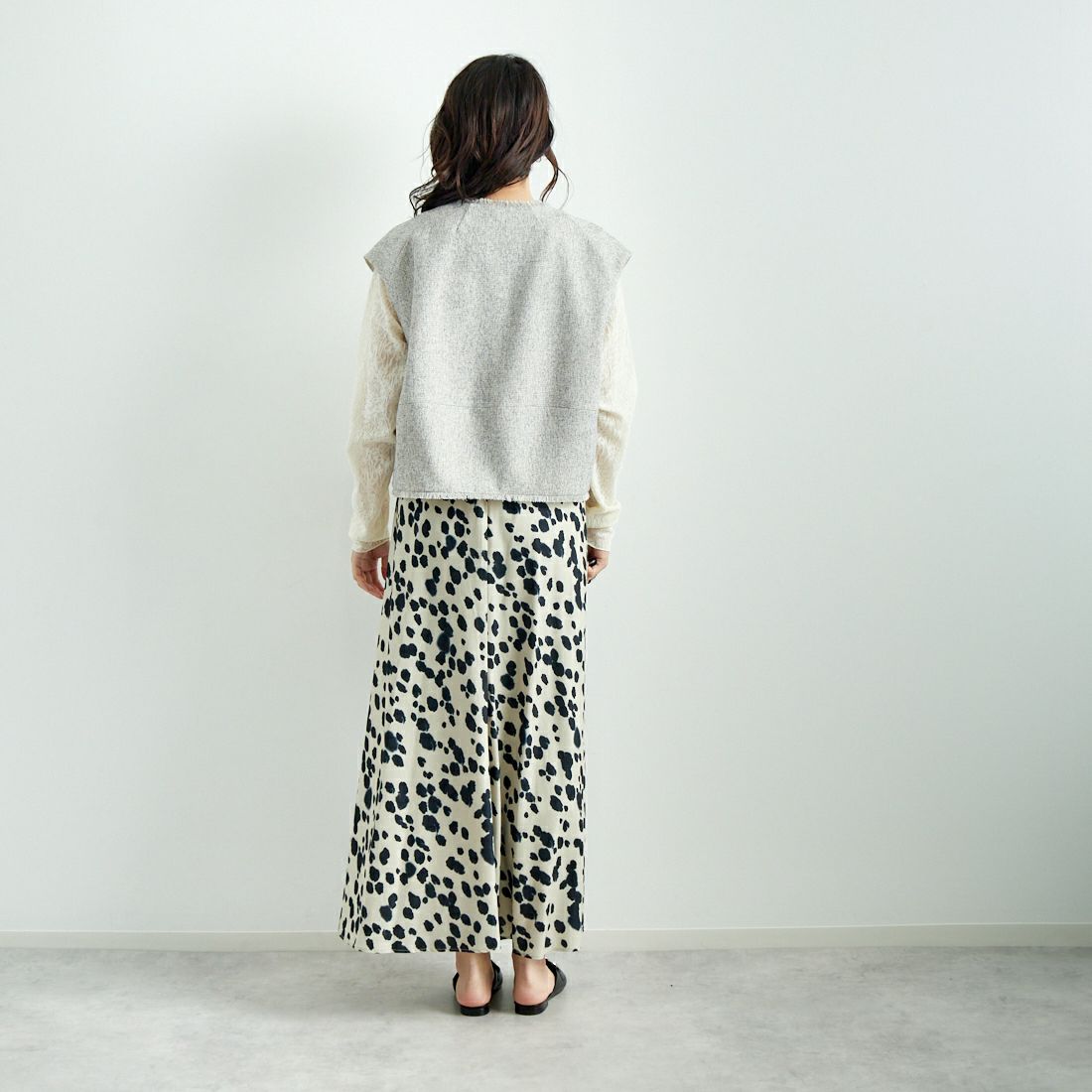 CHIGNON [シニヨン] ツイードショートベスト [4646-494MK] IVORY &&モデル身長：167cm 着用サイズ：F&&