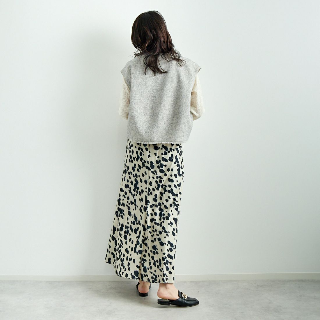 CHIGNON [シニヨン] ツイードショートベスト [4646-494MK] IVORY &&モデル身長：167cm 着用サイズ：F&&