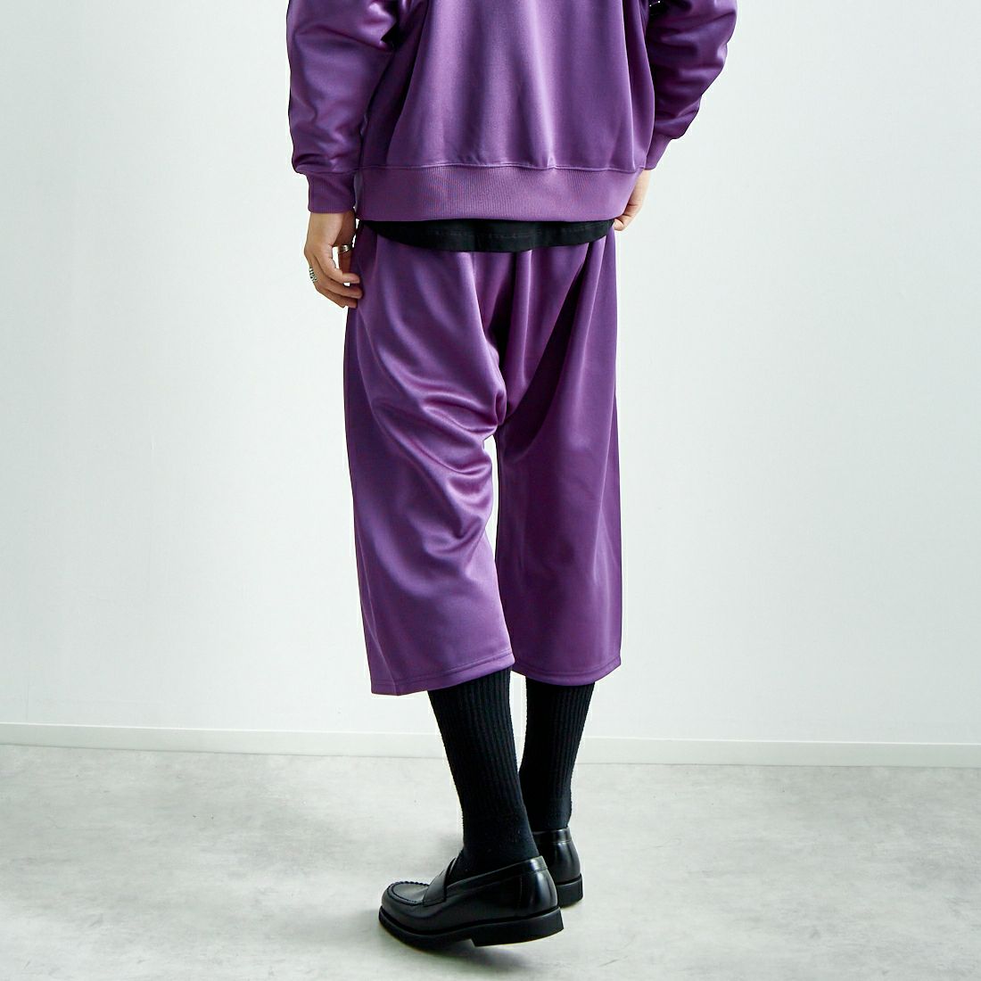 Needles [ニードルズ] クロップドサルエルトラックパンツ [QV326] A PURPLE &&モデル身長：179cm 着用サイズ：M&&