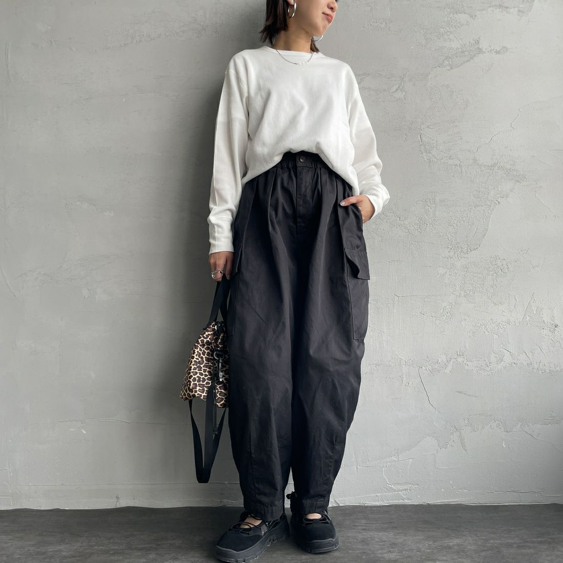 HARVESTY [ハーベスティ] サーカスカーゴパンツ [A11908] 55 19 BLACK &&モデル身長：159cm 着用サイズ：1&&