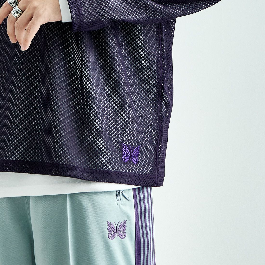 Needles [ニードルズ] ロングスリーブUネックTシャツ [QV345] B DK.PUPLE &&モデル身長：179cm 着用サイズ：L&&