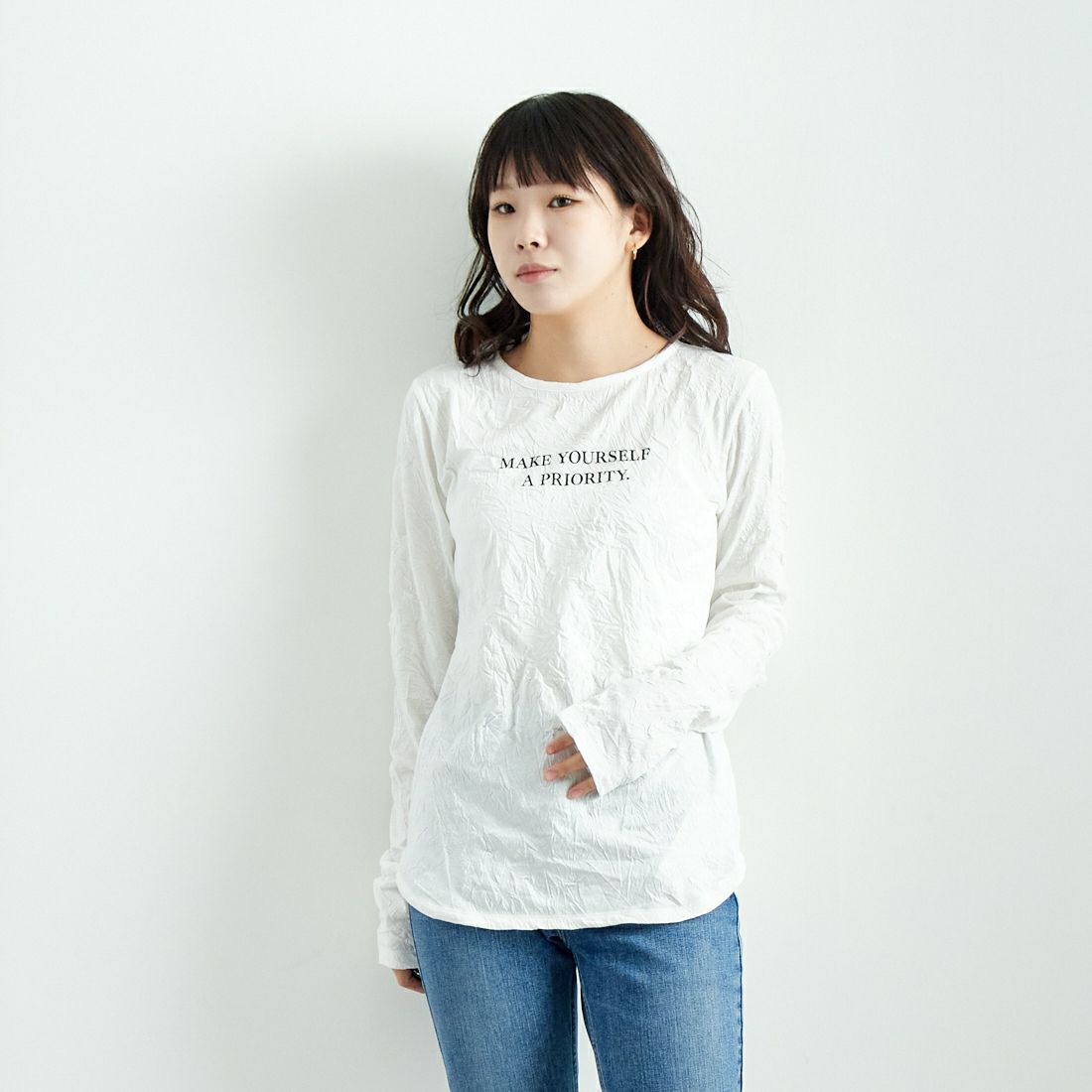DIGNITE COLLIER [ディニテコリエ] キャッチワッシャーTシャツ [80243601] 031 ｵﾌﾎﾜｲﾄ &&モデル身長：167cm 着用サイズ：F&&