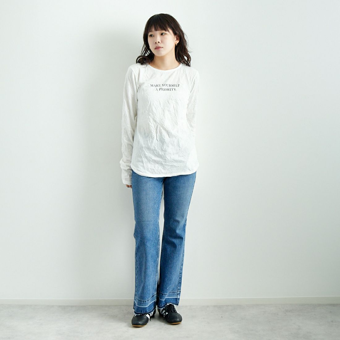 DIGNITE COLLIER [ディニテコリエ] キャッチワッシャーTシャツ [80243601] 031 ｵﾌﾎﾜｲﾄ &&モデル身長：167cm 着用サイズ：F&&