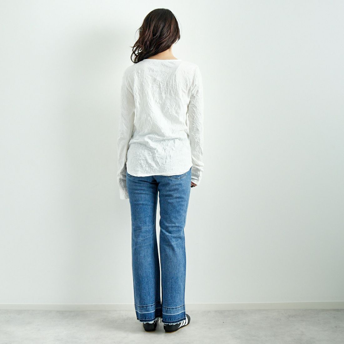 DIGNITE COLLIER [ディニテコリエ] キャッチワッシャーTシャツ [80243601] 031 ｵﾌﾎﾜｲﾄ &&モデル身長：167cm 着用サイズ：F&&