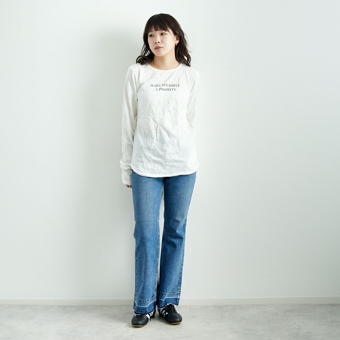 DIGNITE COLLIER [ディニテコリエ] キャッチワッシャーTシャツ [80243601] 031 ｵﾌﾎﾜｲﾄ &&モデル身長：167cm 着用サイズ：F&&