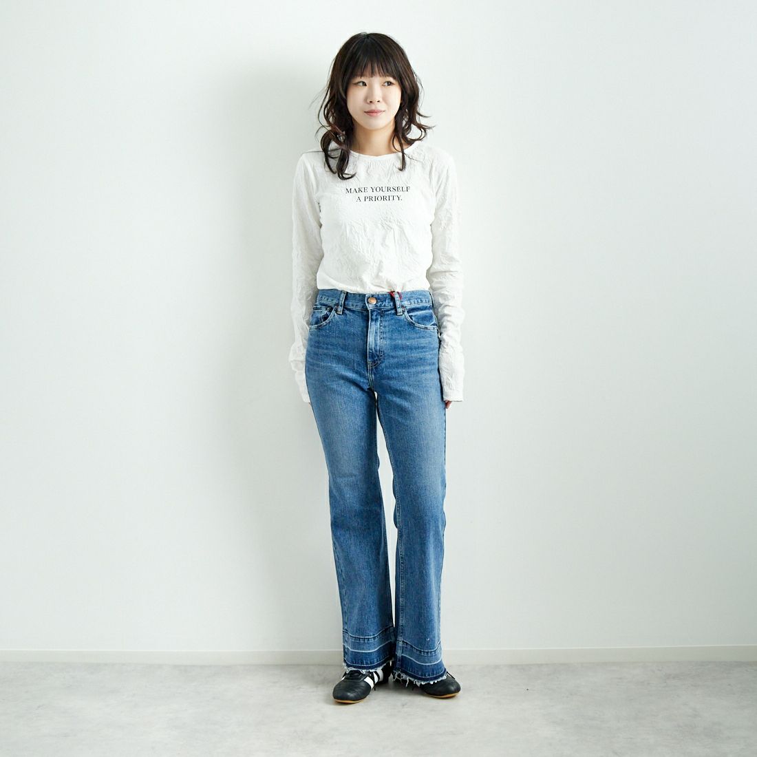 DIGNITE COLLIER [ディニテコリエ] キャッチワッシャーTシャツ [80243601] 031 ｵﾌﾎﾜｲﾄ &&モデル身長：167cm 着用サイズ：F&&