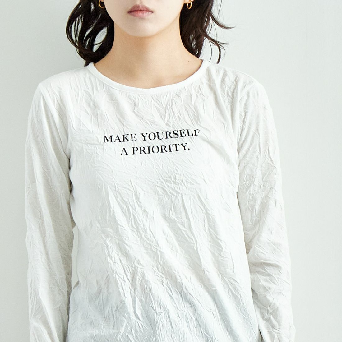 DIGNITE COLLIER [ディニテコリエ] キャッチワッシャーTシャツ [80243601] 031 ｵﾌﾎﾜｲﾄ &&モデル身長：167cm 着用サイズ：F&&