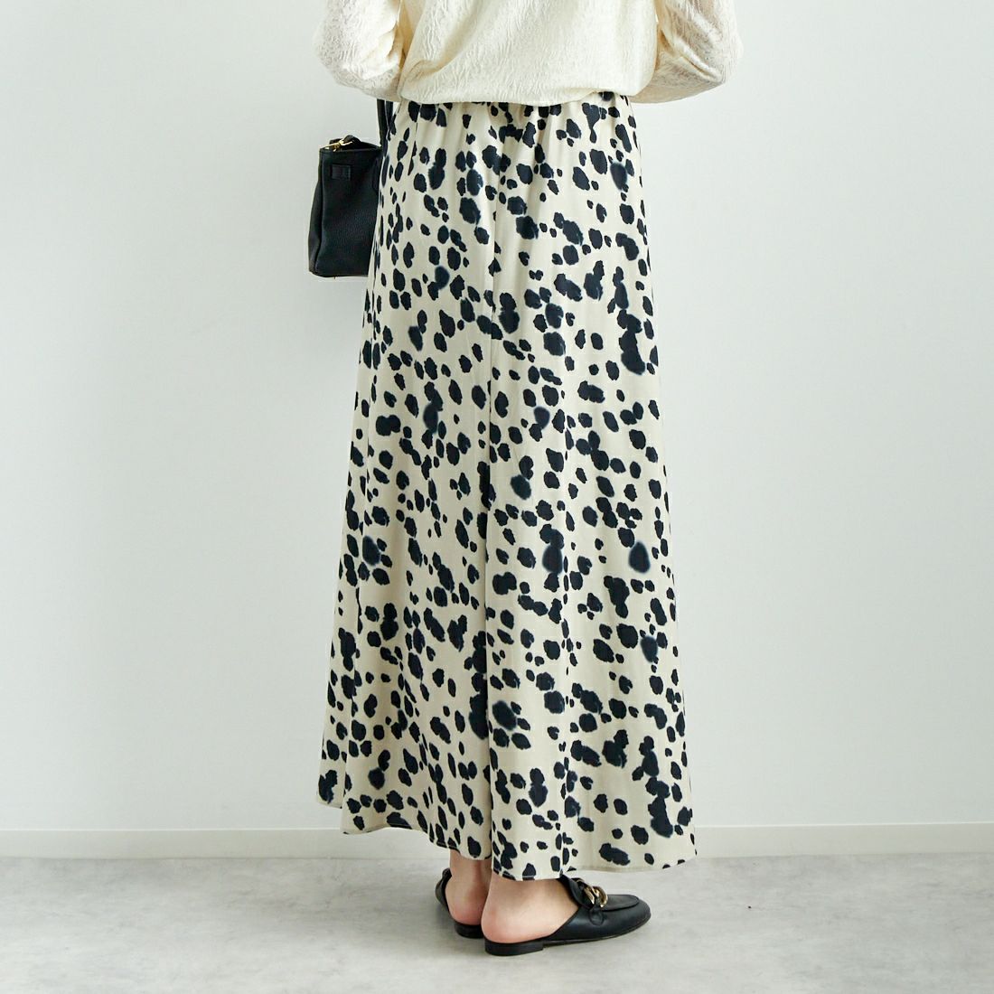 CHIGNON [シニヨン] ダルメシアンプリントマーメイドスカート [2246-497MK] BEIGE &&モデル身長：167cm 着用サイズ：F&&